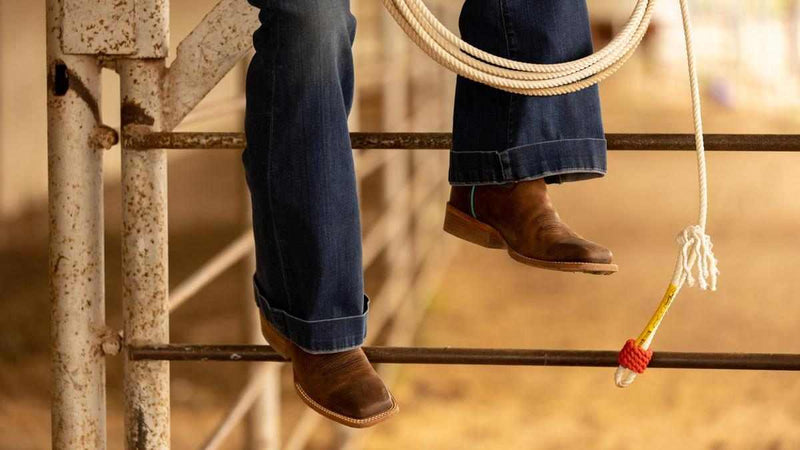 Botas de montar occidentales para mujer frente a botas de montar tradicionales: ¿cuál es la bota adecuada para usted? 